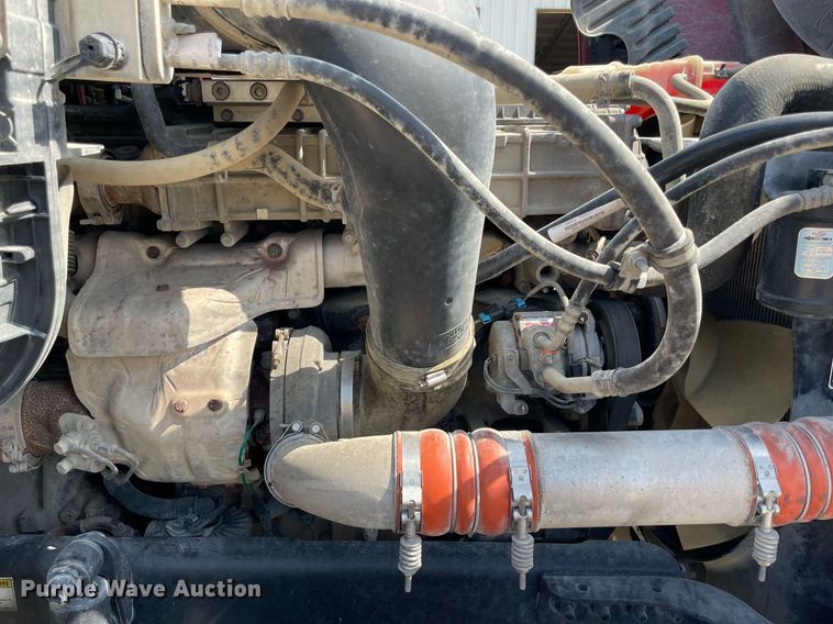 image for item DM0277 2015 Freightliner Cascadia 125  semi truck