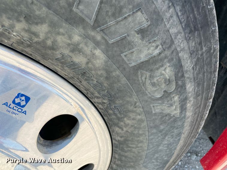 image for item DM0277 2015 Freightliner Cascadia 125  semi truck