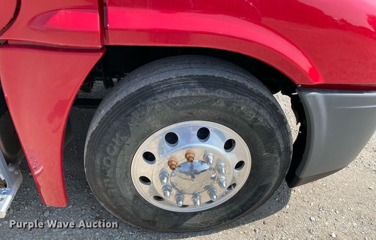 image for item DM0277 2015 Freightliner Cascadia 125  semi truck