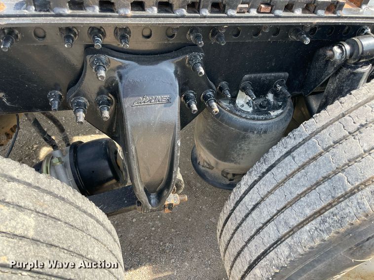 image for item DM0277 2015 Freightliner Cascadia 125  semi truck