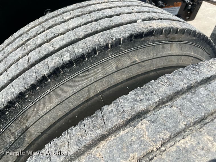 image for item DM0277 2015 Freightliner Cascadia 125  semi truck