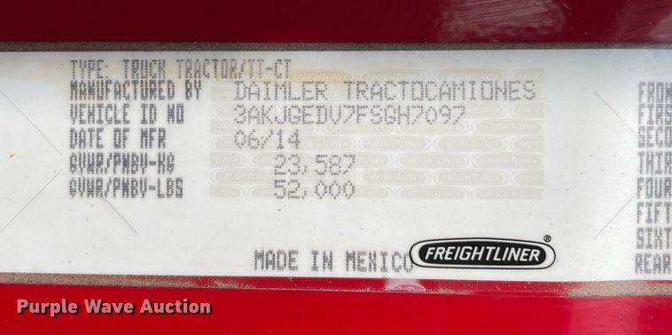 image for item DM0277 2015 Freightliner Cascadia 125  semi truck