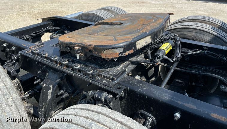 image for item DM0278 2015 Freightliner Cascadia 125  semi truck