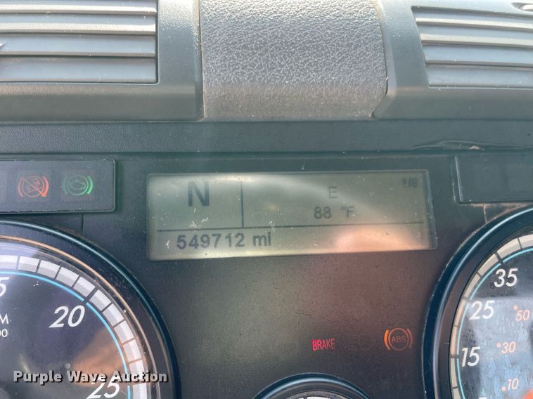 image for item DM0278 2015 Freightliner Cascadia 125  semi truck