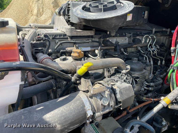 image for item DM0278 2015 Freightliner Cascadia 125  semi truck