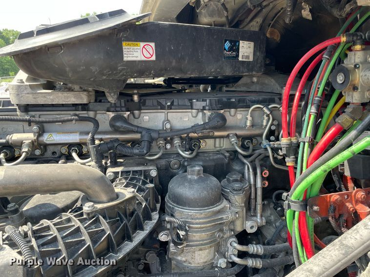 image for item DM0278 2015 Freightliner Cascadia 125  semi truck