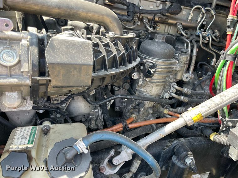 image for item DM0278 2015 Freightliner Cascadia 125  semi truck