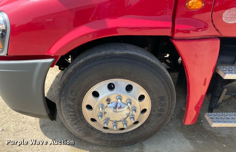 image for item DM0278 2015 Freightliner Cascadia 125  semi truck