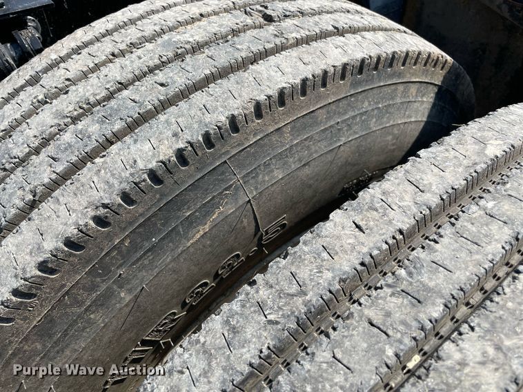 image for item DM0278 2015 Freightliner Cascadia 125  semi truck