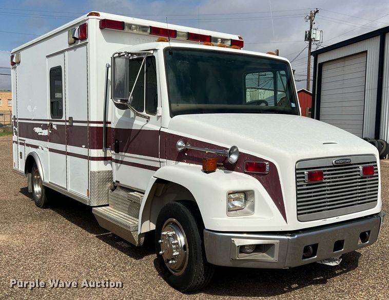image for item DN3006 2000 Freightliner  ambulance