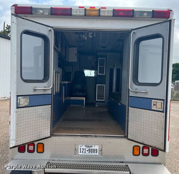 image for item DN3006 2000 Freightliner  ambulance