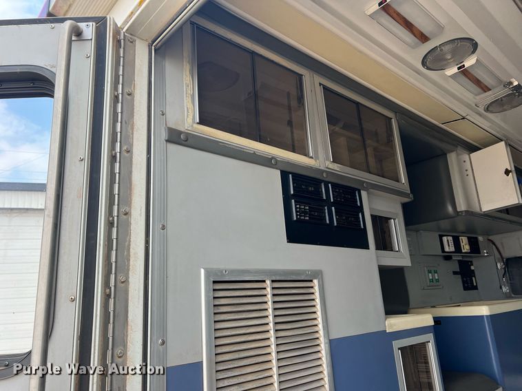 image for item DN3006 2000 Freightliner  ambulance