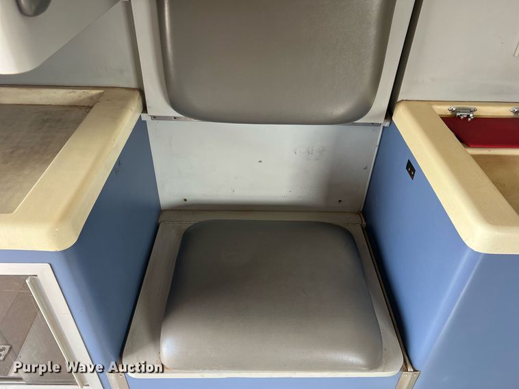 image for item DN3006 2000 Freightliner  ambulance