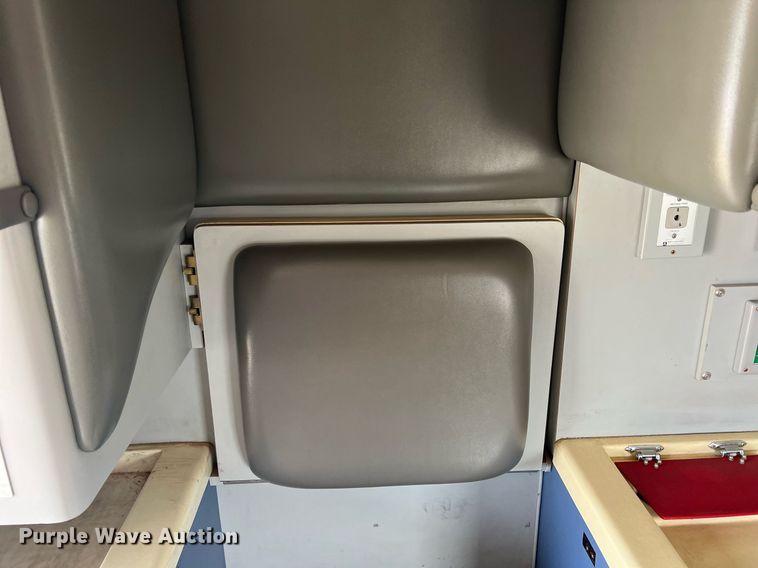 image for item DN3006 2000 Freightliner  ambulance