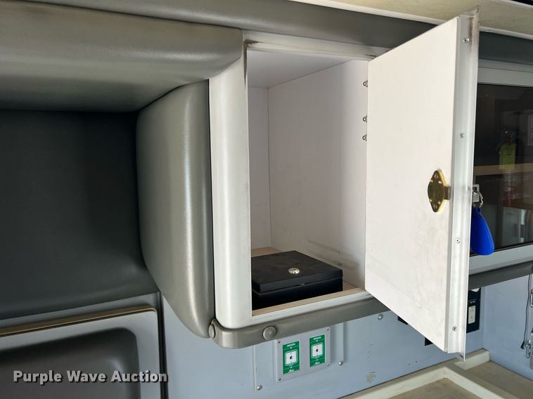 image for item DN3006 2000 Freightliner  ambulance