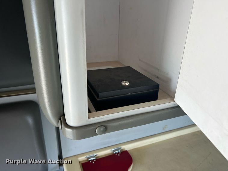 image for item DN3006 2000 Freightliner  ambulance