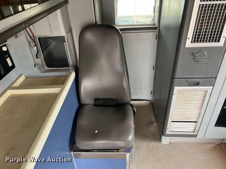 image for item DN3006 2000 Freightliner  ambulance