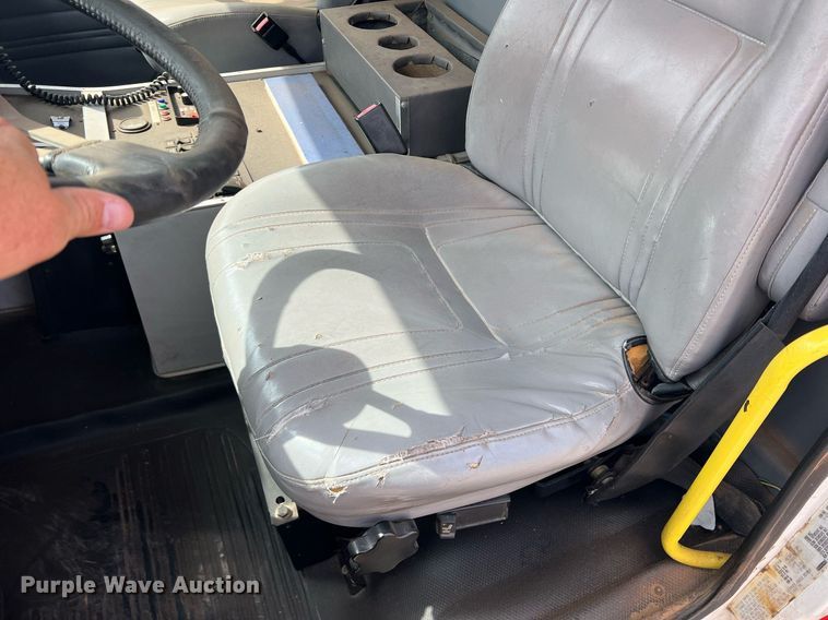 image for item DN3006 2000 Freightliner  ambulance