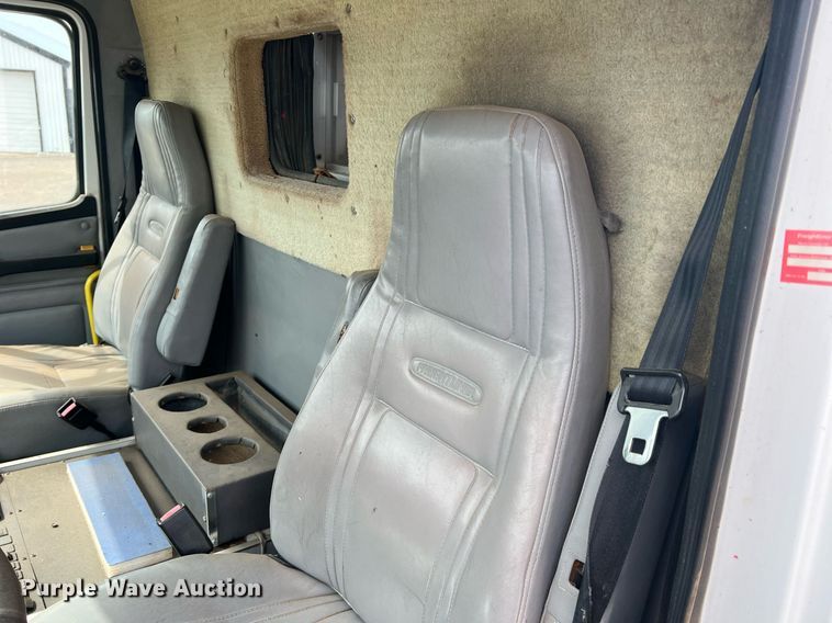 image for item DN3006 2000 Freightliner  ambulance