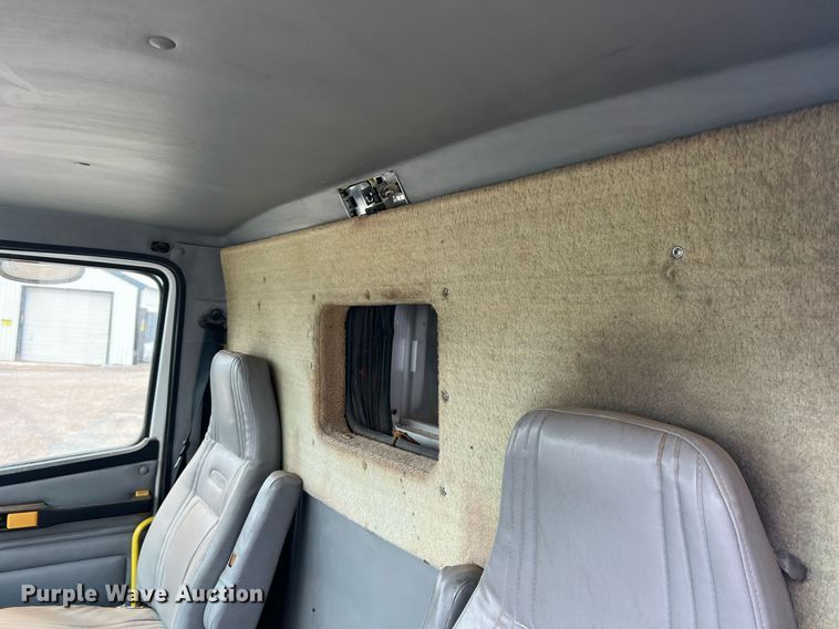 image for item DN3006 2000 Freightliner  ambulance