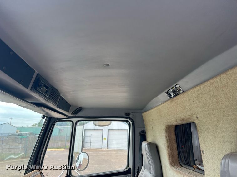 image for item DN3006 2000 Freightliner  ambulance