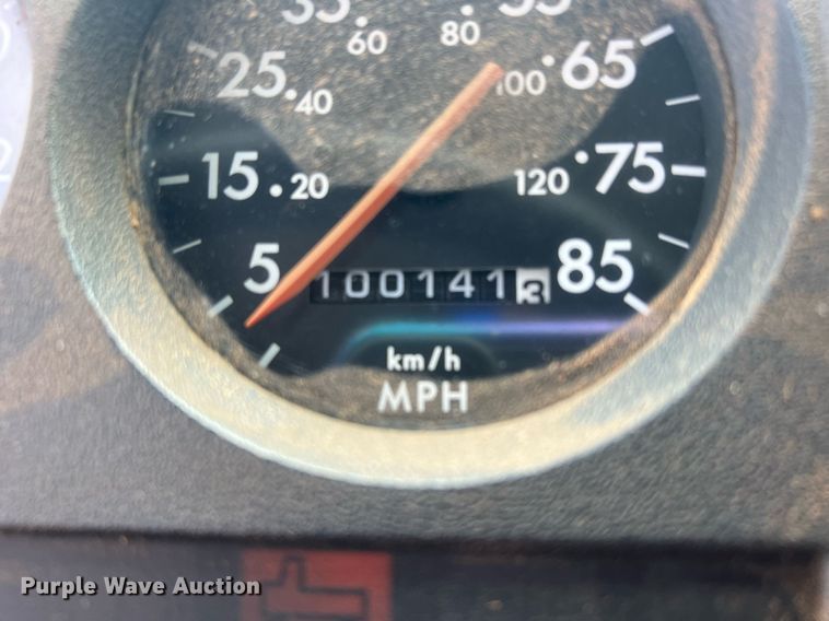 image for item DN3006 2000 Freightliner  ambulance