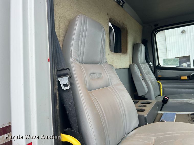 image for item DN3006 2000 Freightliner  ambulance