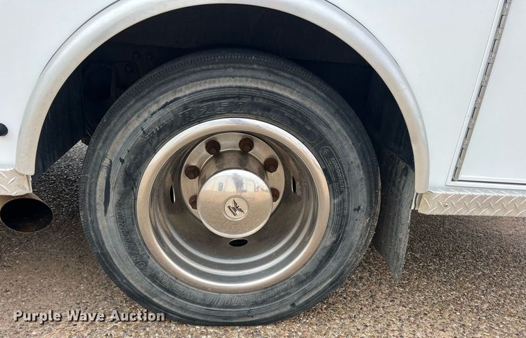 image for item DN3006 2000 Freightliner  ambulance