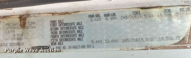 image for item DN3006 2000 Freightliner  ambulance