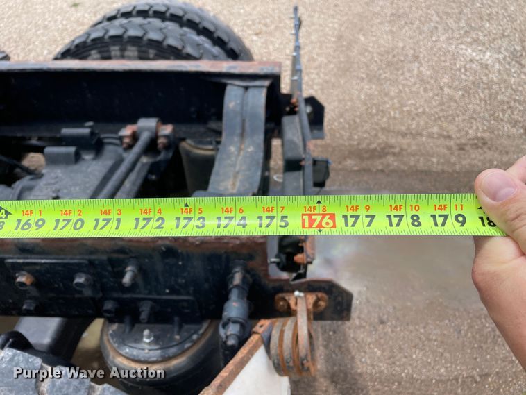 image for item DN4663 2000 Mack CH613  semi truck