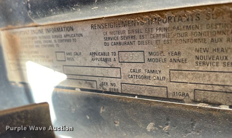 image for item DN4663 2000 Mack CH613  semi truck