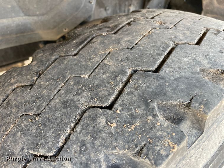 image for item DN4663 2000 Mack CH613  semi truck