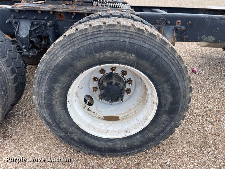 image for item DN4663 2000 Mack CH613  semi truck