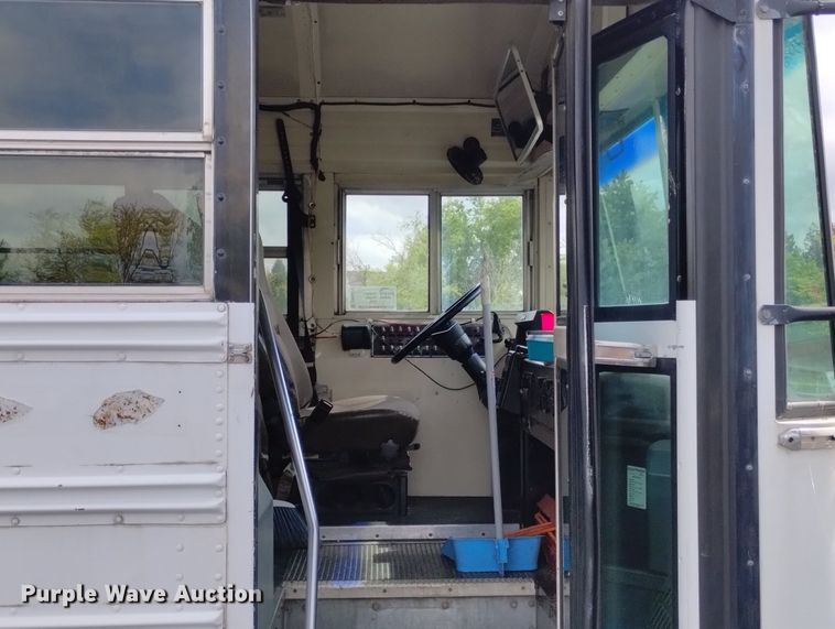 image for item DN6424 1999 Blue Bird  school bus