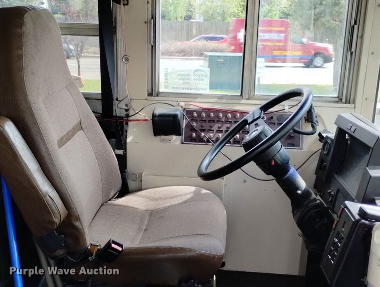 image for item DN6424 1999 Blue Bird  school bus