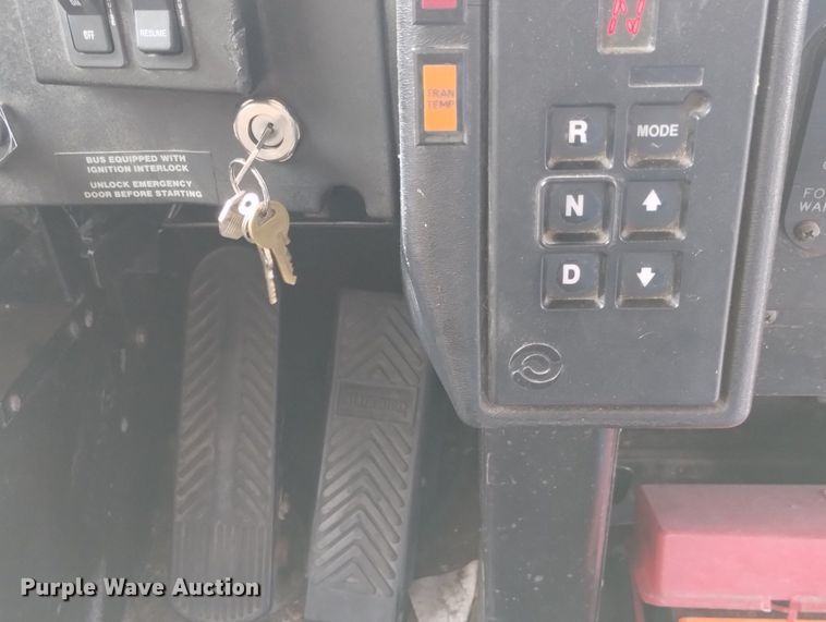 image for item DN6424 1999 Blue Bird  school bus