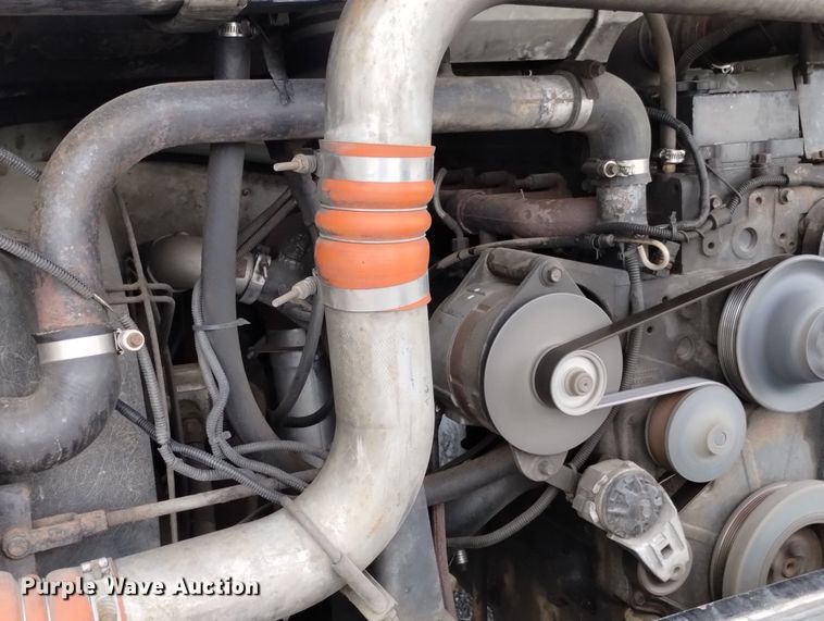 image for item DN6424 1999 Blue Bird  school bus