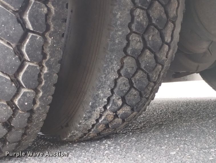 image for item DN6424 1999 Blue Bird  school bus