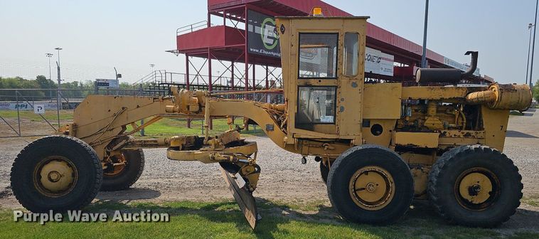 image for item DO2684 1974 Wabco 555  rigid frame motor grader