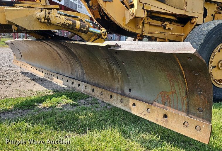 image for item DO2684 1974 Wabco 555  rigid frame motor grader