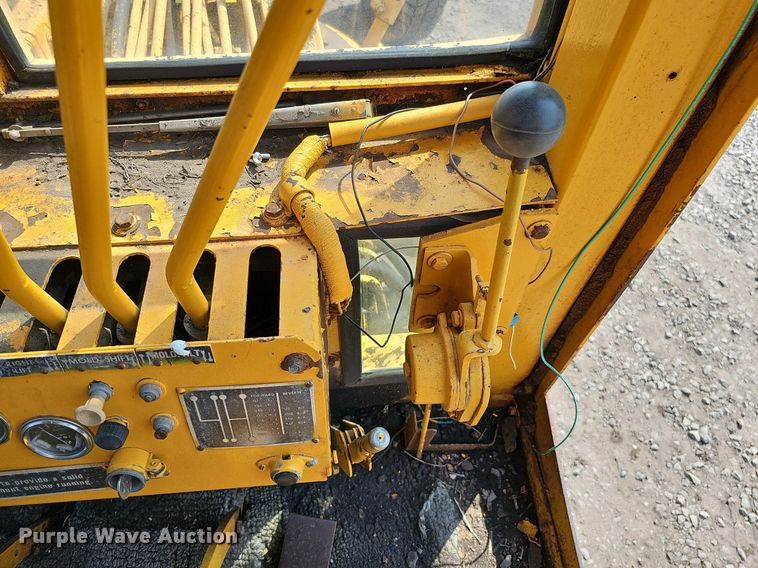 image for item DO2684 1974 Wabco 555  rigid frame motor grader
