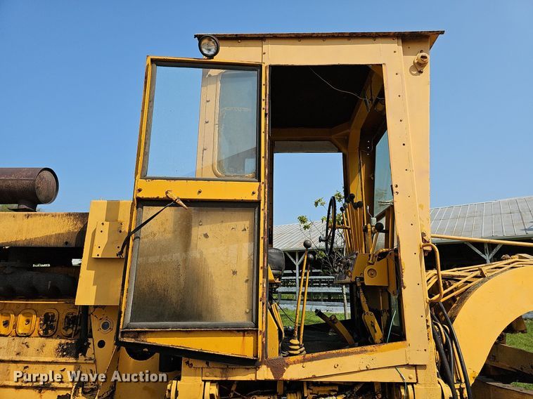 image for item DO2684 1974 Wabco 555  rigid frame motor grader