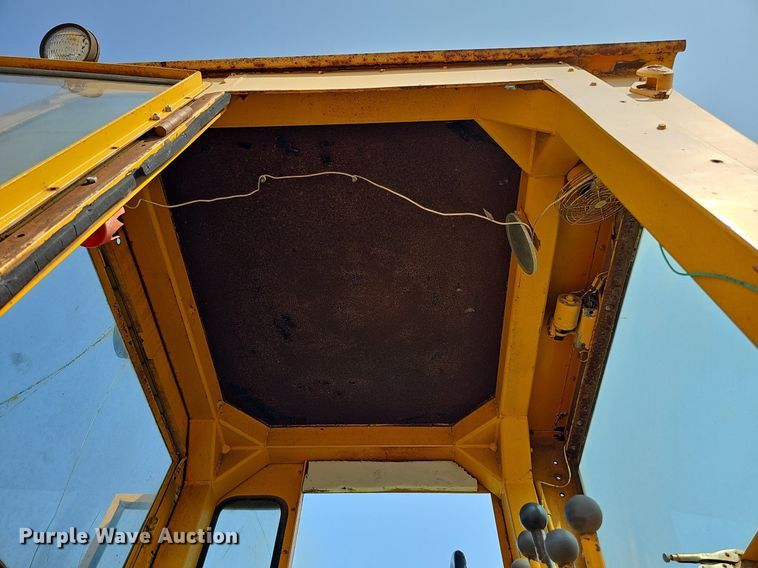 image for item DO2684 1974 Wabco 555  rigid frame motor grader