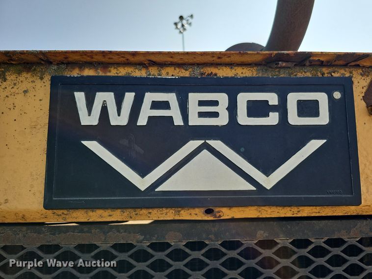 image for item DO2684 1974 Wabco 555  rigid frame motor grader