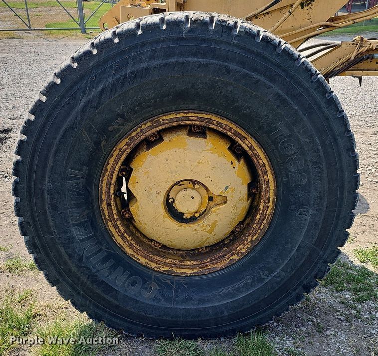 image for item DO2684 1974 Wabco 555  rigid frame motor grader