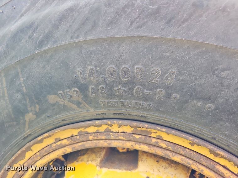 image for item DO2684 1974 Wabco 555  rigid frame motor grader