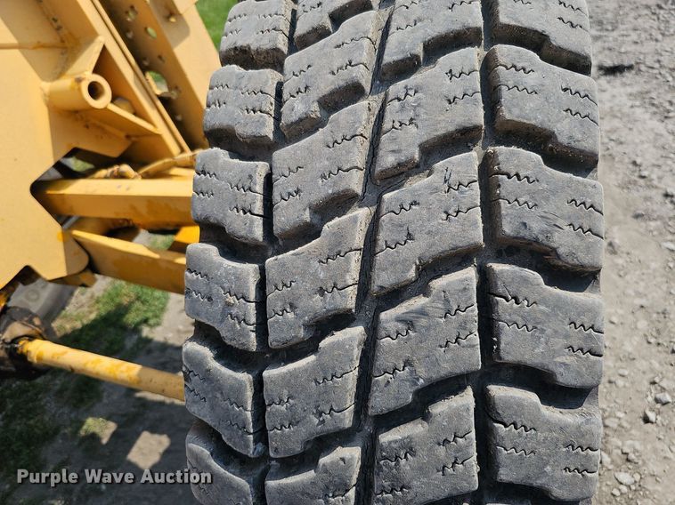 image for item DO2684 1974 Wabco 555  rigid frame motor grader