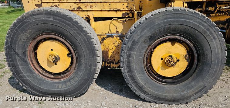 image for item DO2684 1974 Wabco 555  rigid frame motor grader