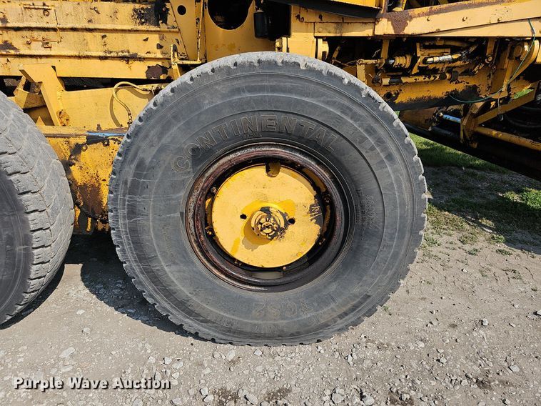 image for item DO2684 1974 Wabco 555  rigid frame motor grader