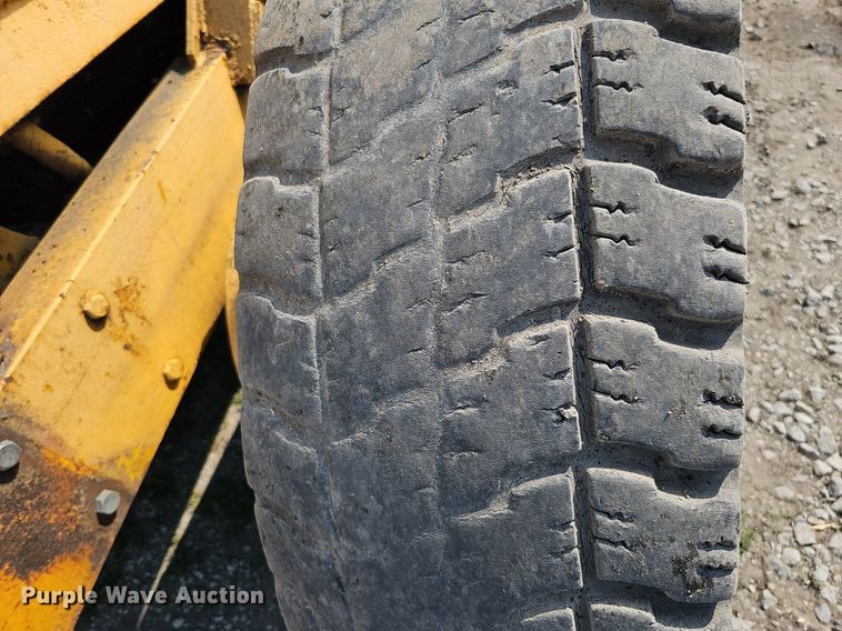 image for item DO2684 1974 Wabco 555  rigid frame motor grader